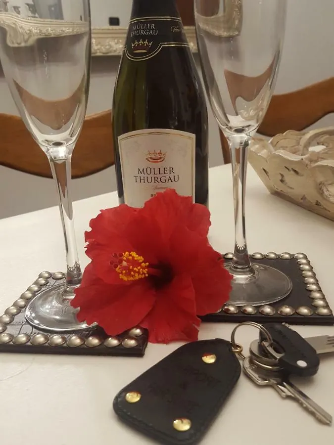 Airport & Fair Suite Apartments Fiumicino Italien