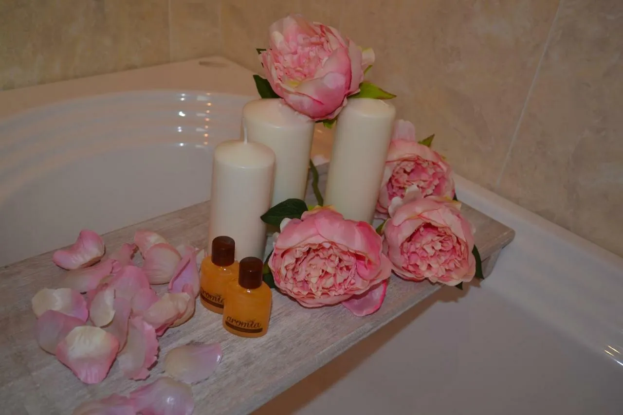 Airport & Fair Suite Apartments Fiumicino İtalya